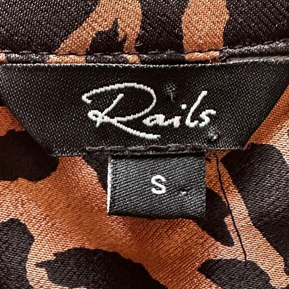 Rails Tops Animal Print High Low Silky 1/4 Buttons Blouse Brown/Black Small - Picture 3 of 7